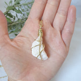 Mangano Calcite Necklace - Gold